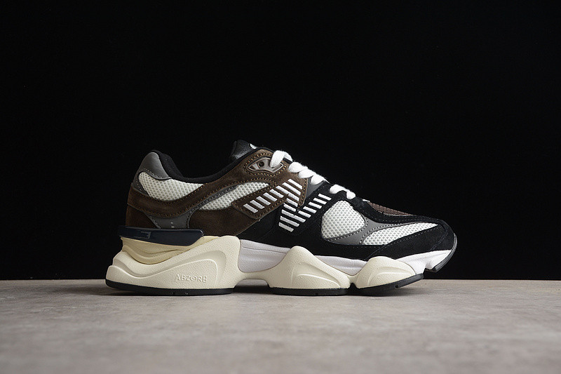NEW Balan* Sneakers