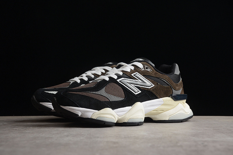 NEW Balan* Sneakers