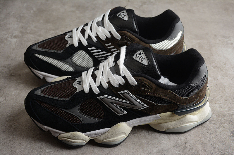 NEW Balan* Sneakers