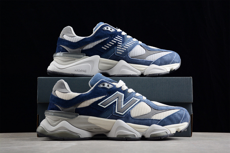 NEW Balan* Sneakers