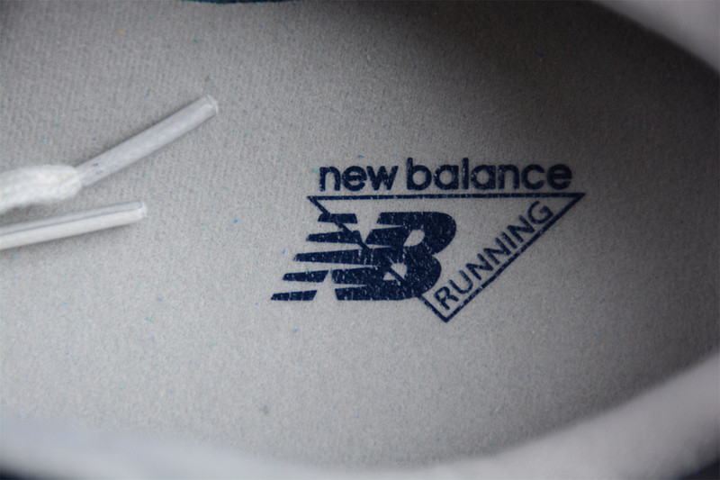 NEW Balan* Sneakers