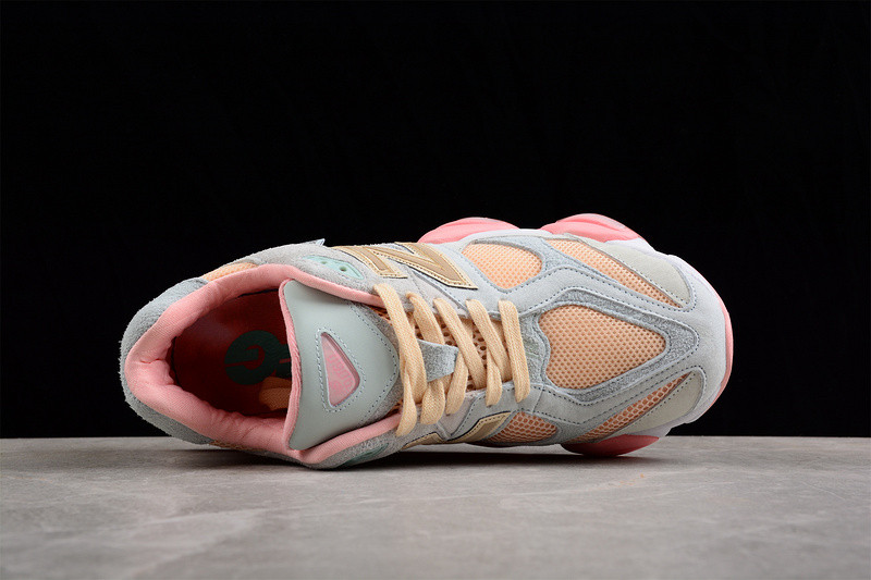 NEW Balan* Sneakers