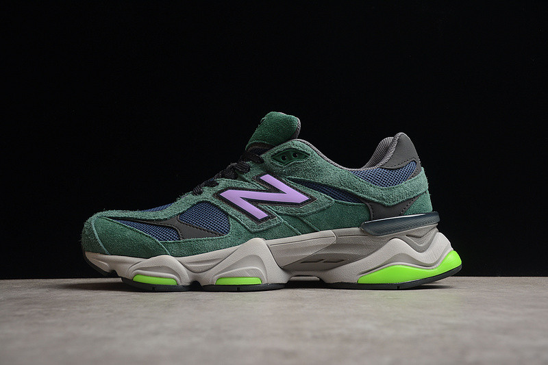 NEW Balan* Sneakers
