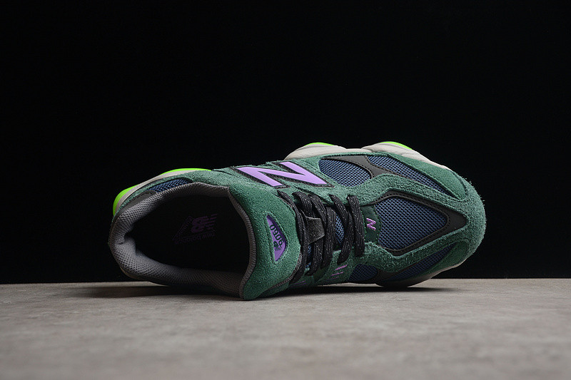 NEW Balan* Sneakers