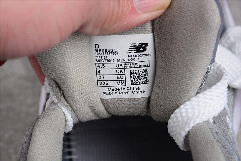 NEW Balan* Sneakers
