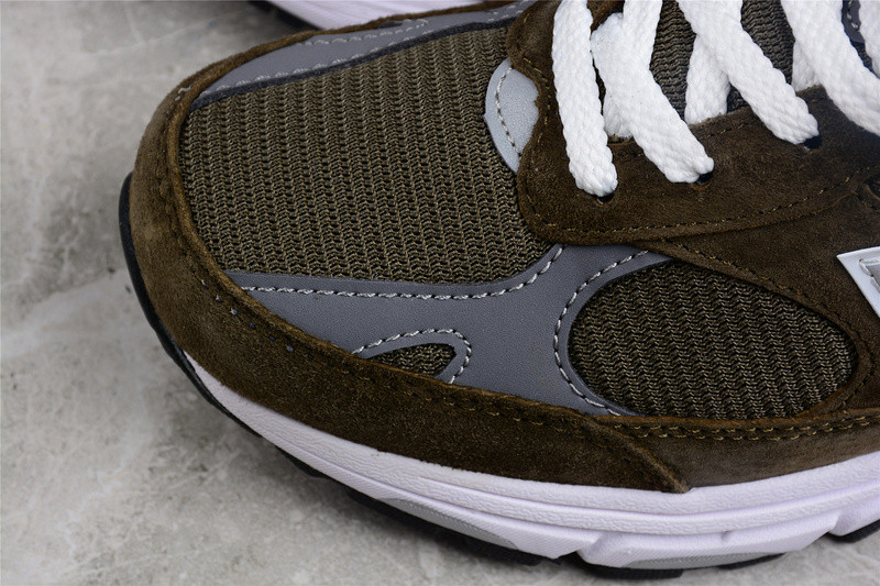 NEW Balan* Sneakers