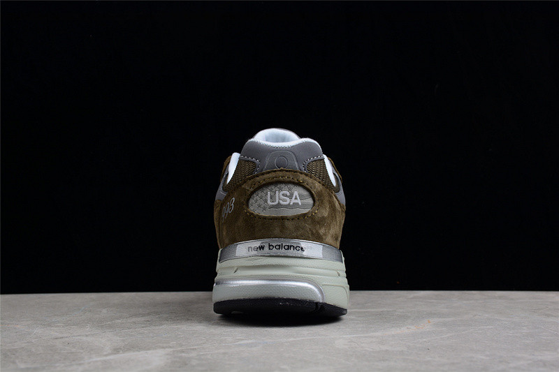 NEW Balan* Sneakers