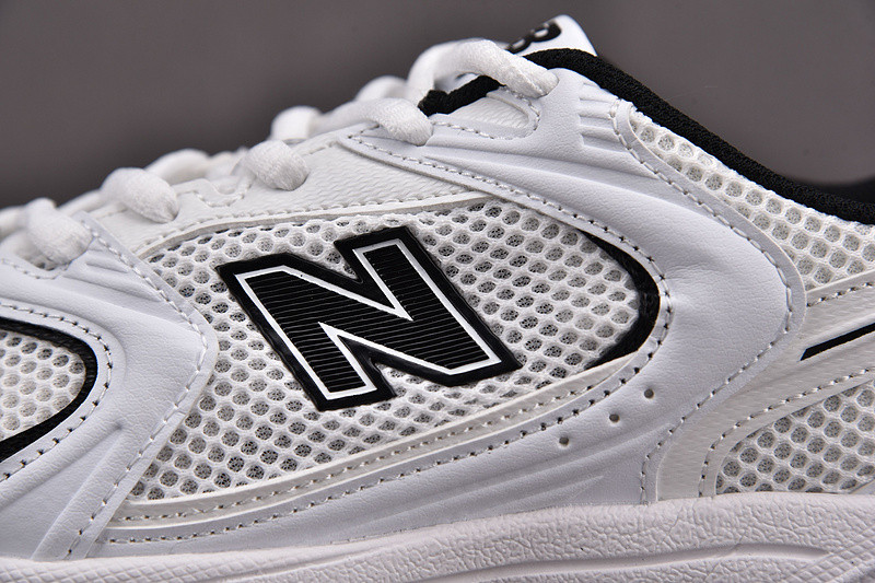 NEW Balan* Sneakers