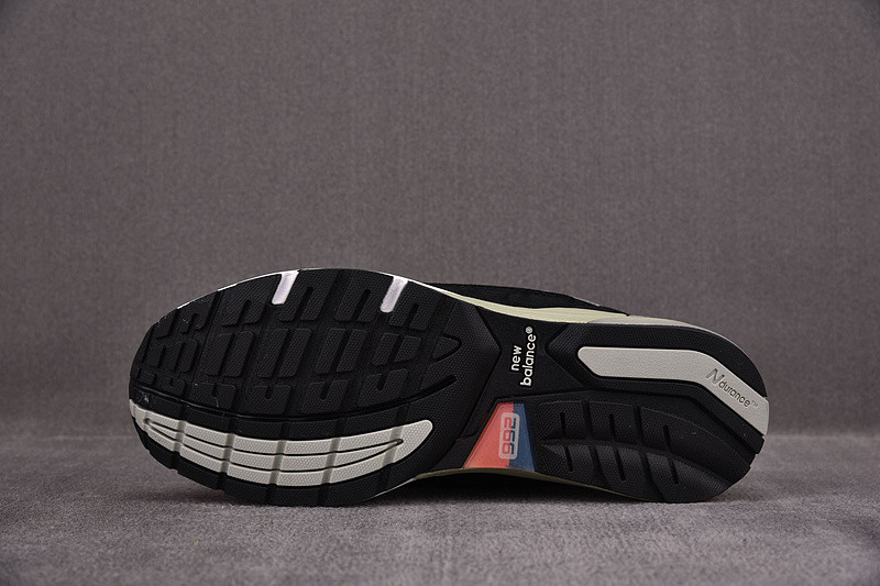 NEW Balan* Sneakers