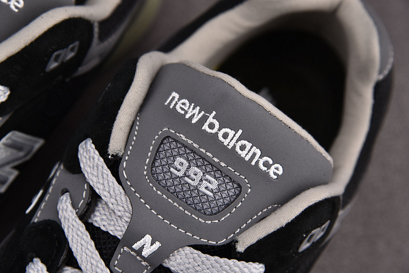 NEW Balan* Sneakers