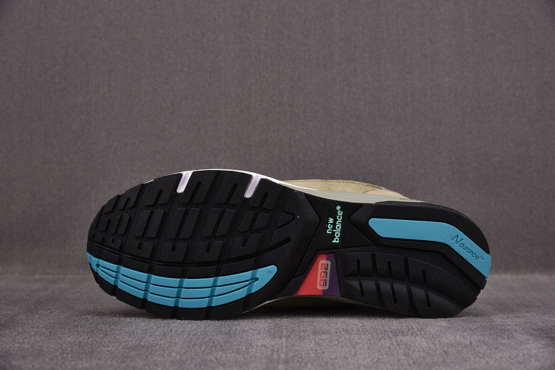 NEW Balan* Sneakers