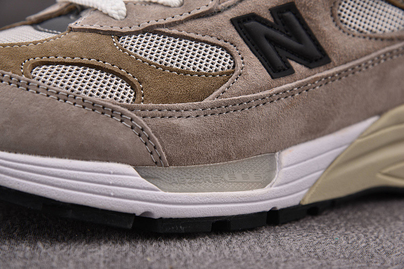NEW Balan* Sneakers