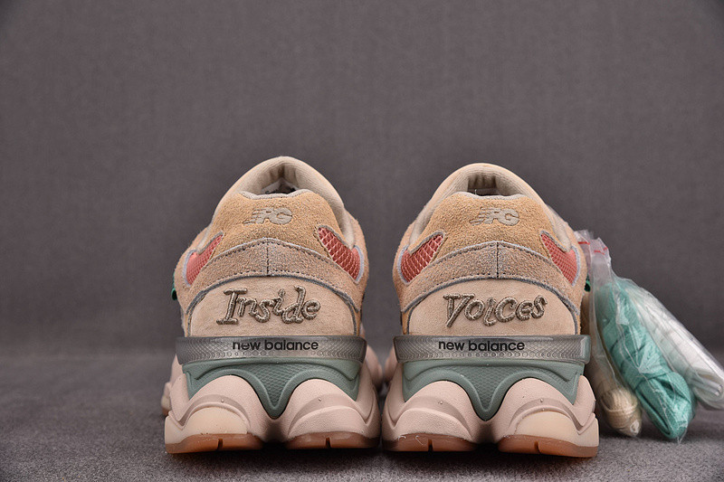 NEW Balan* Sneakers
