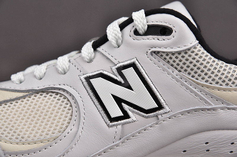 NEW Balan* Sneakers
