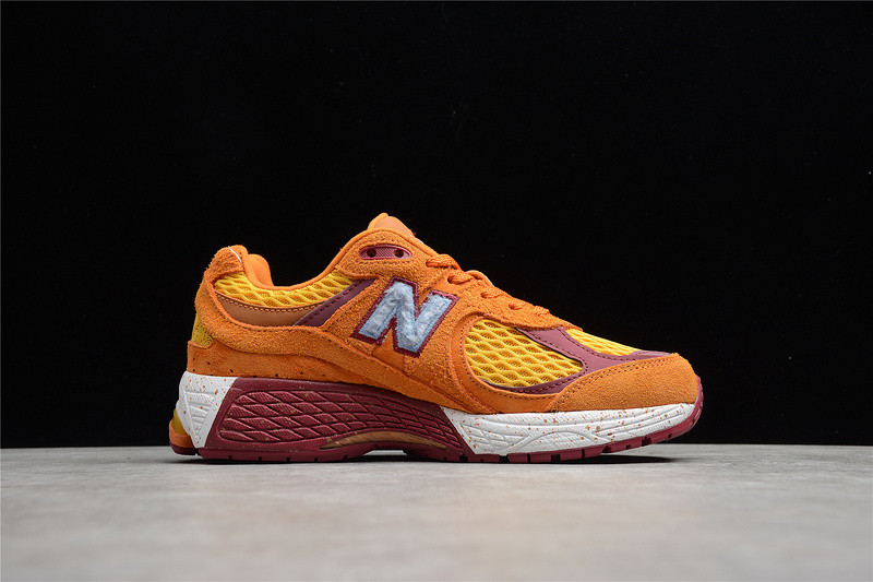 NEW Balan* Sneakers