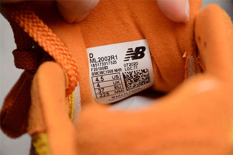 NEW Balan* Sneakers