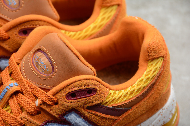 NEW Balan* Sneakers