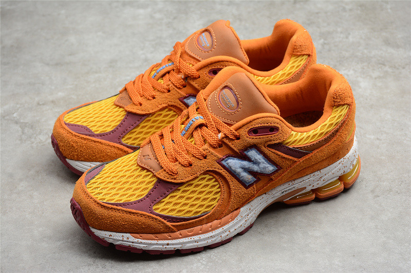 NEW Balan* Sneakers