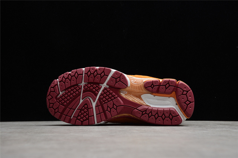 NEW Balan* Sneakers