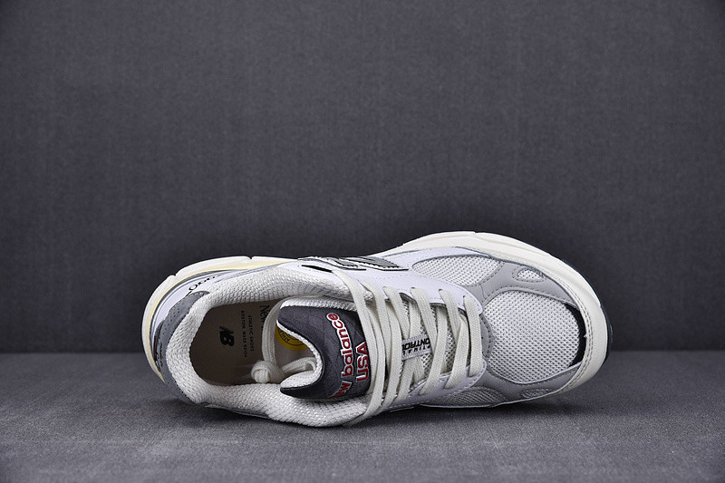 NEW Balan* Sneakers