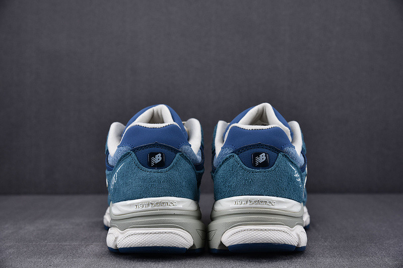 NEW Balan* Sneakers