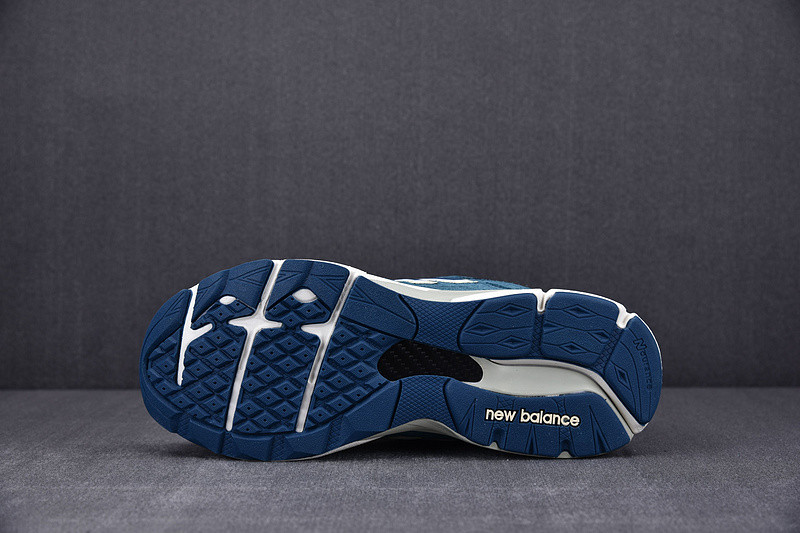 NEW Balan* Sneakers