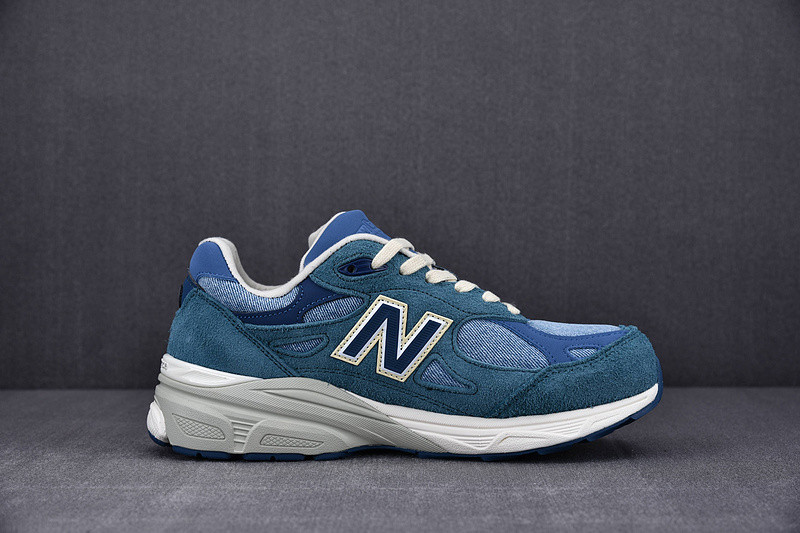 NEW Balan* Sneakers