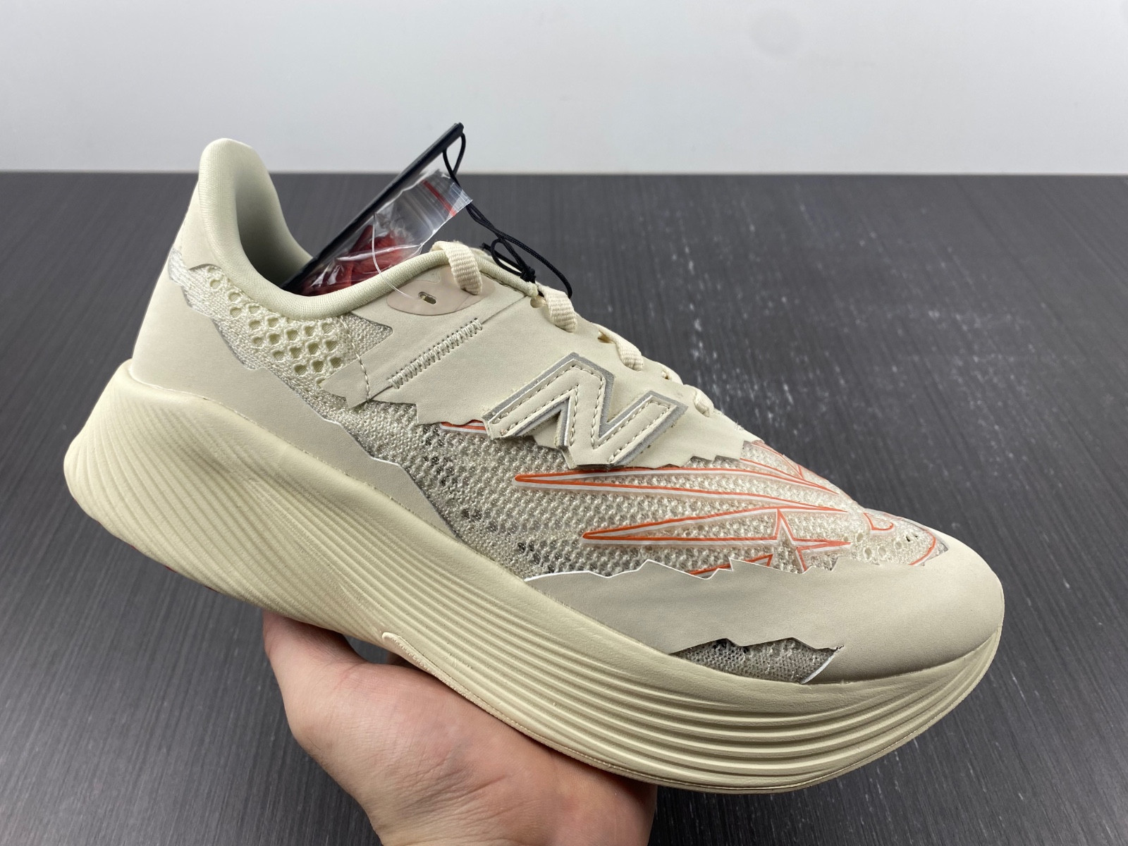 NEW Balan* Sneakers