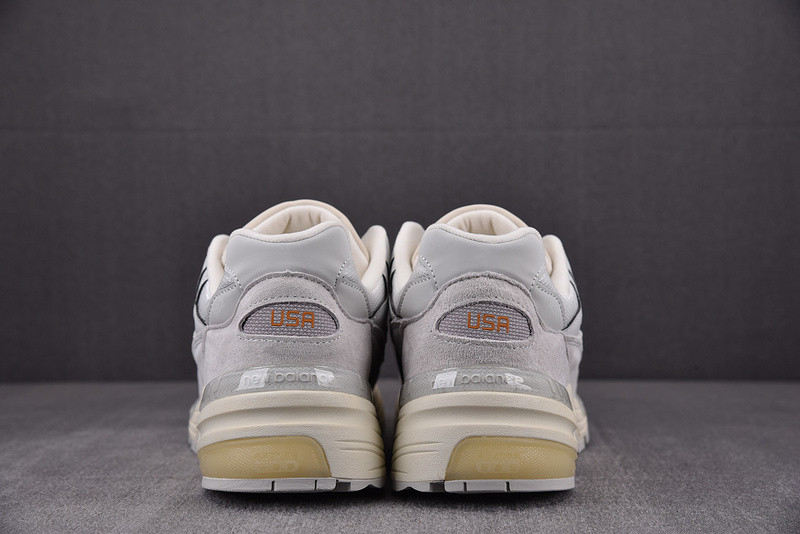 NEW Balan* Sneakers