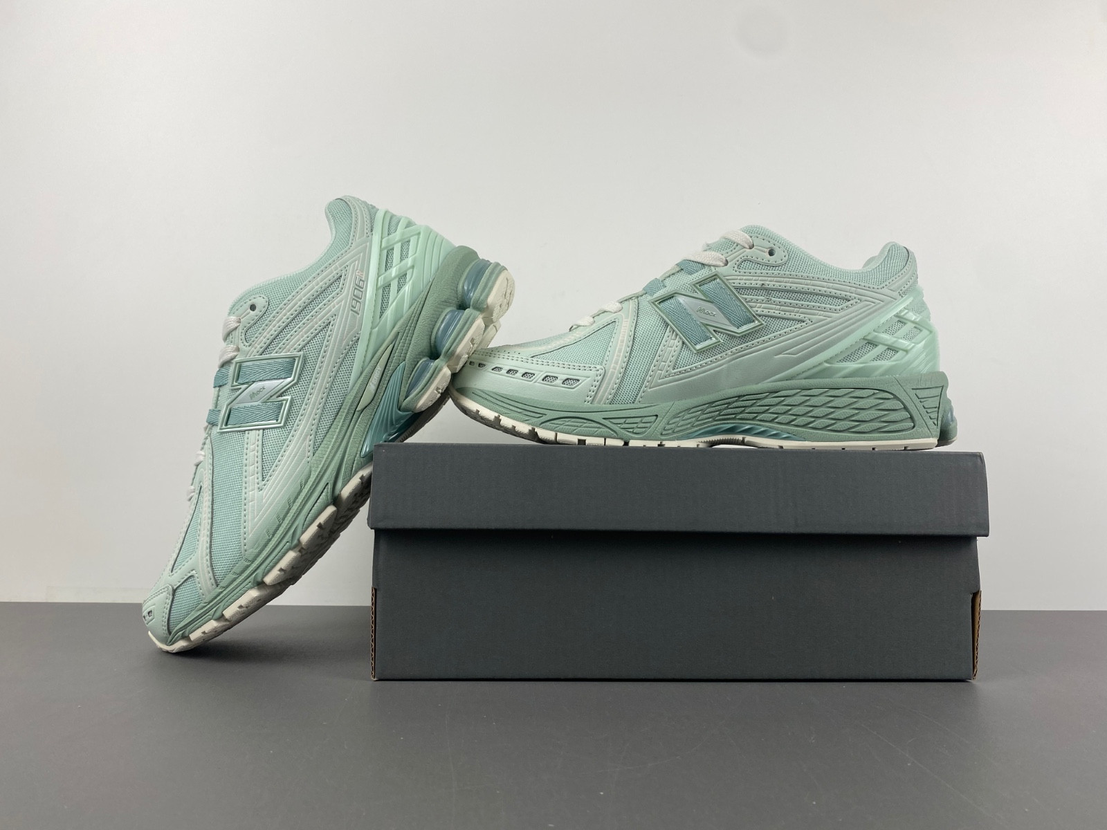 New Balance 1906R M1906RZC