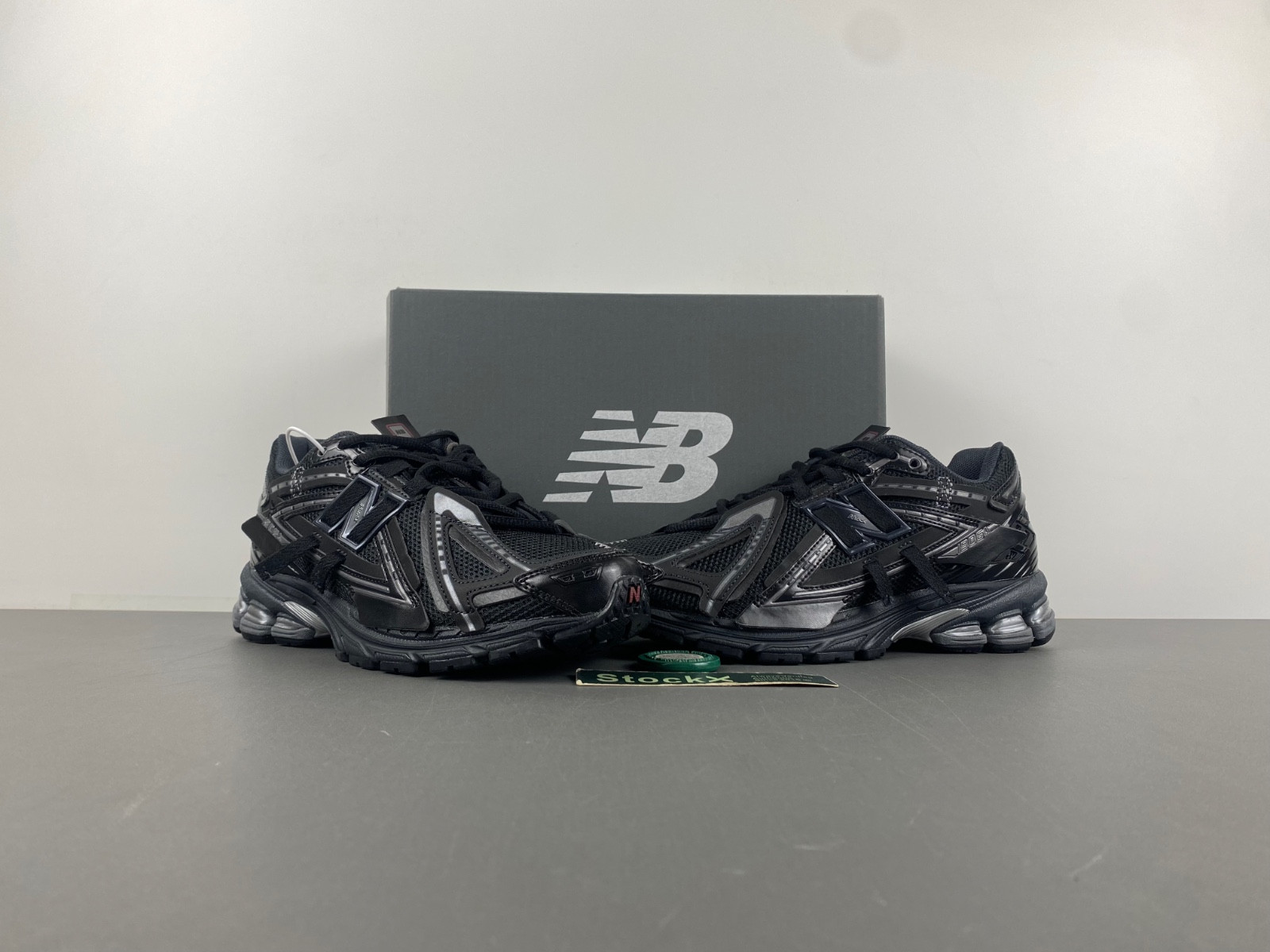 New Balance M1906AF