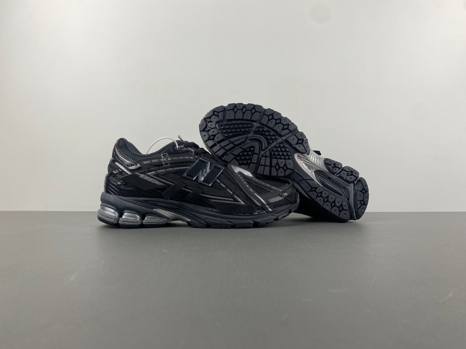 New Balance M1906AF