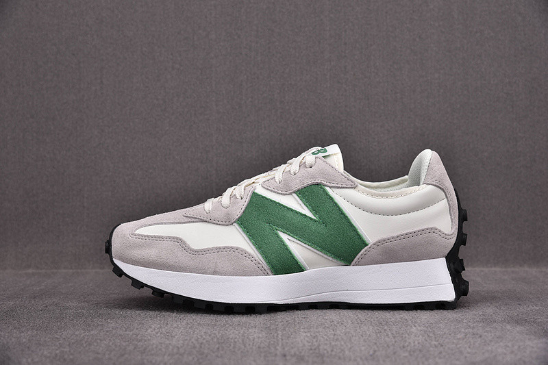 NEW Balan* Sneakers