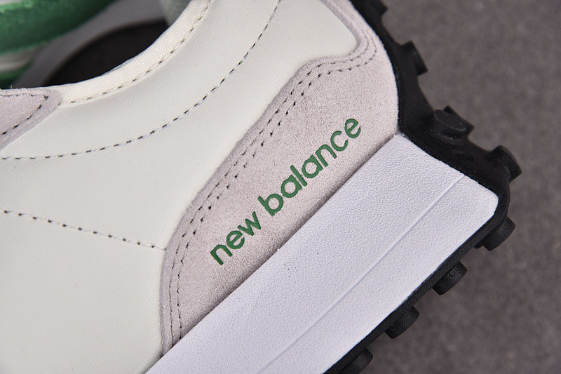 NEW Balan* Sneakers