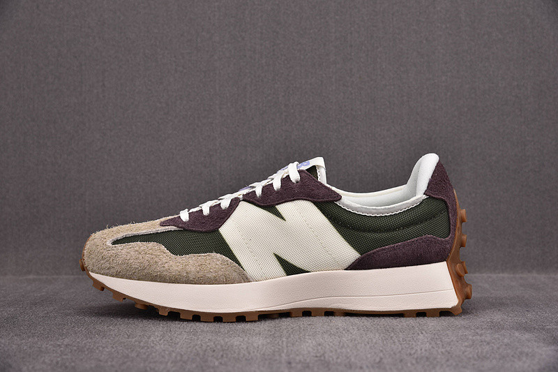 NEW Balan* Sneakers