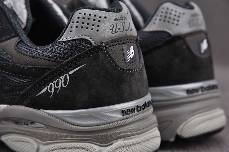 NEW Balan* Sneakers