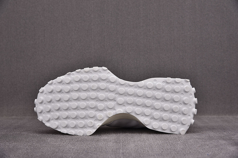 NEW Balan* Sneakers