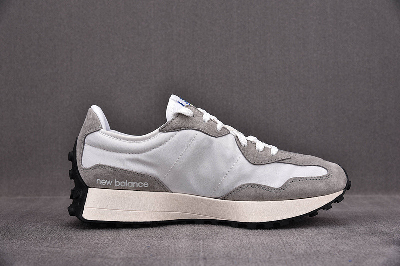 NEW Balan* Sneakers