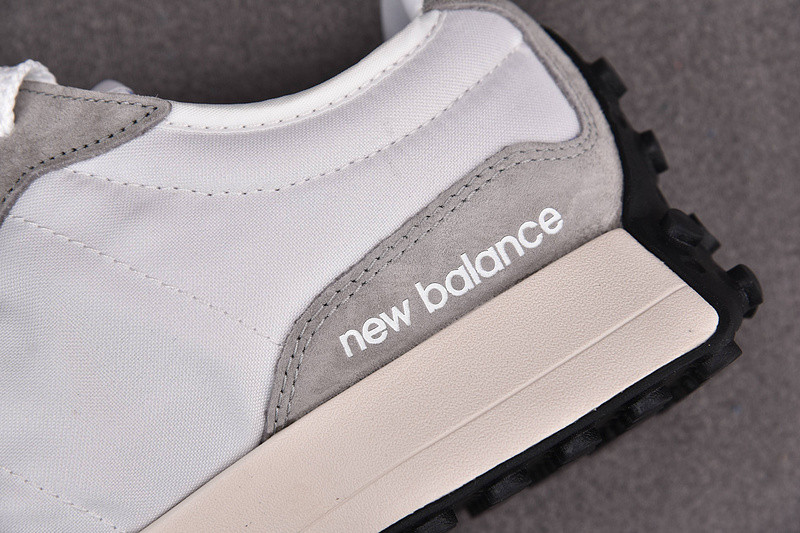 NEW Balan* Sneakers