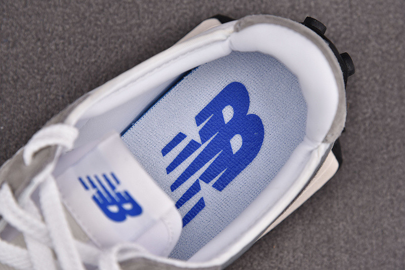 NEW Balan* Sneakers