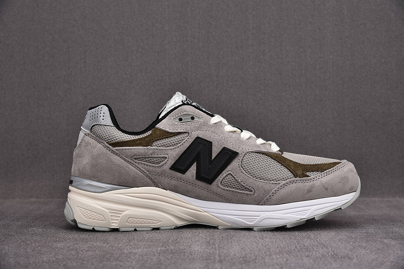 NEW Balan* Sneakers