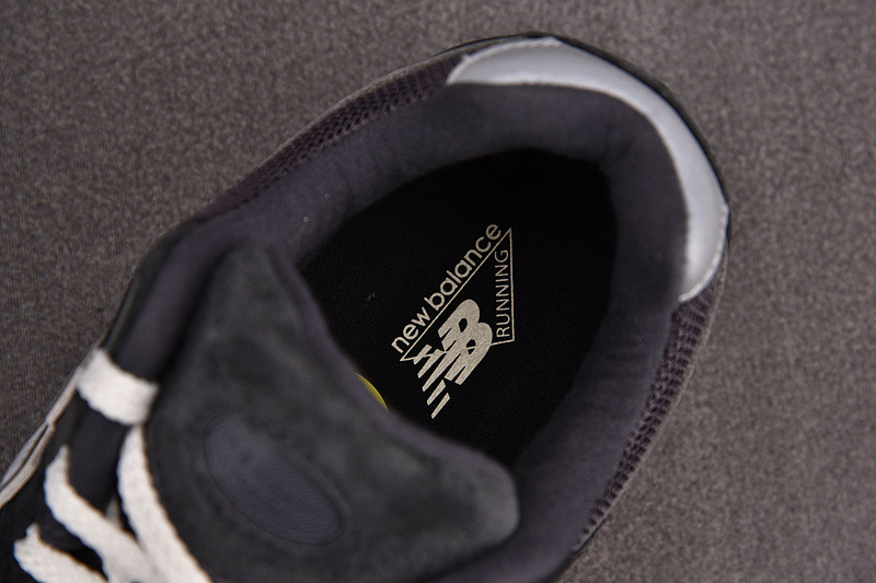 NEW Balan* Sneakers