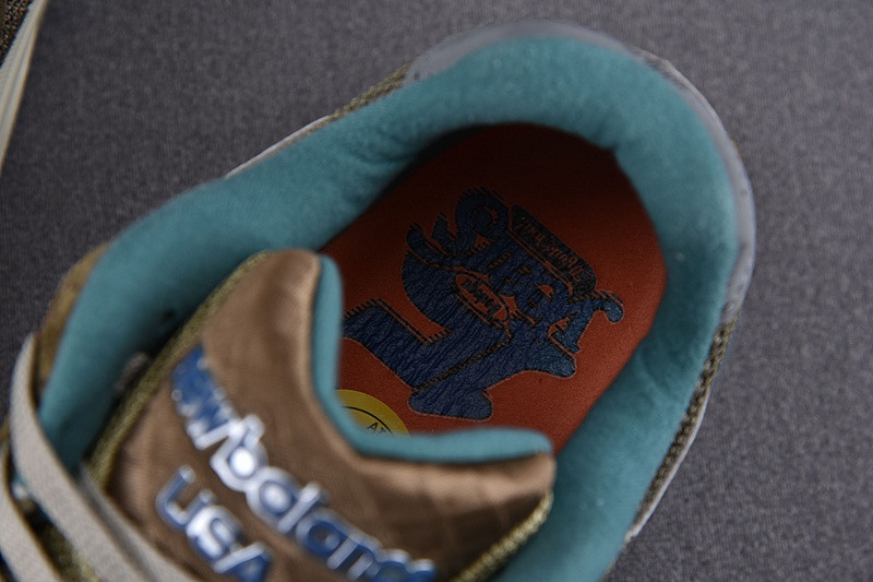 NEW Balan* Sneakers