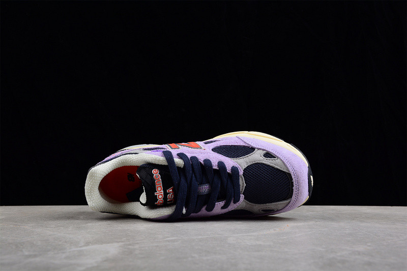 NEW Balan* Sneakers