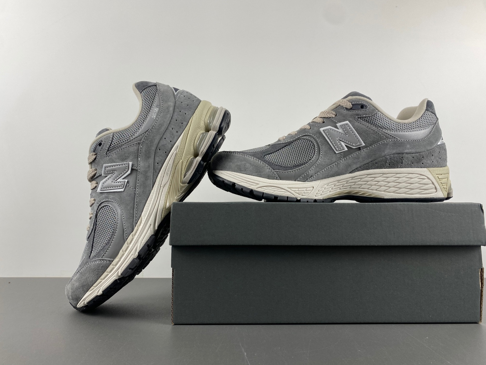 New Balance M2002RANM