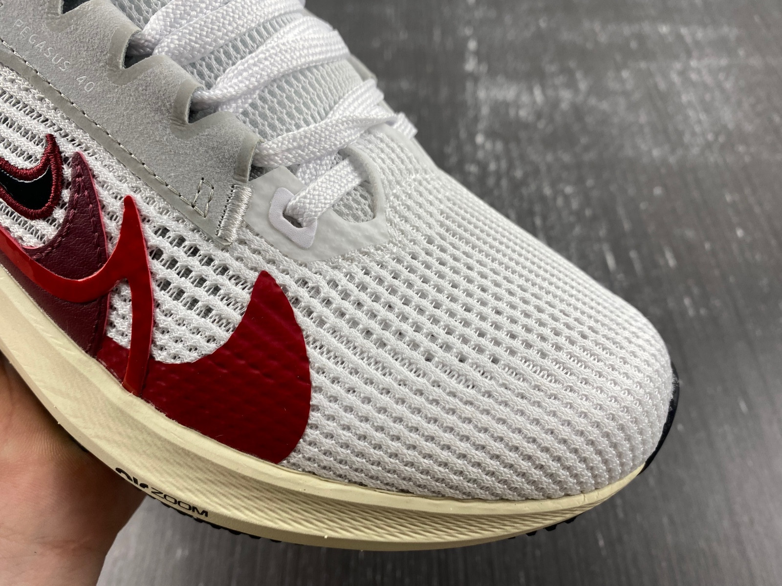 Nike Pegasus 40 Premium FB7703-100