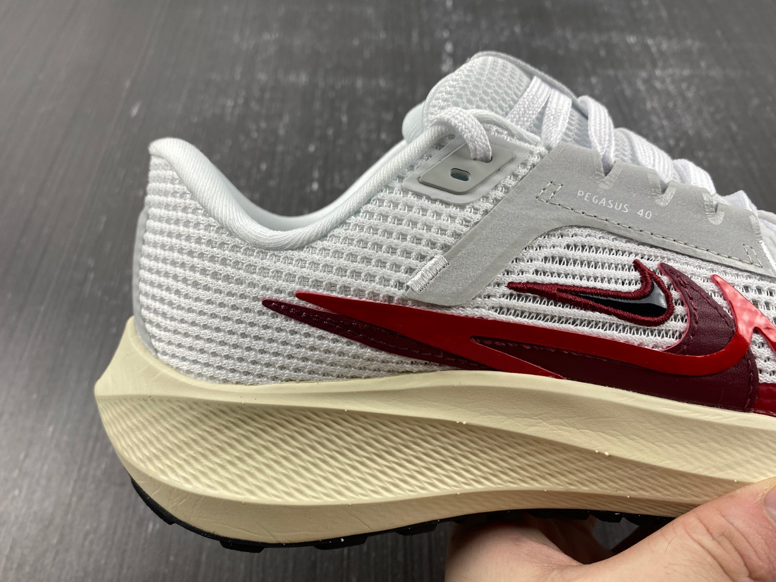 Nike Pegasus 40 Premium FB7703-100