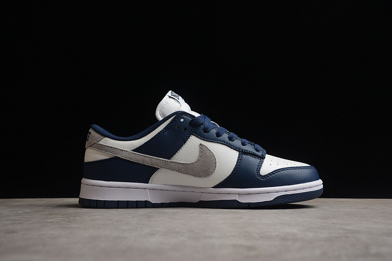 Nike Dunk Low “Midnight Navy” FD9749-400