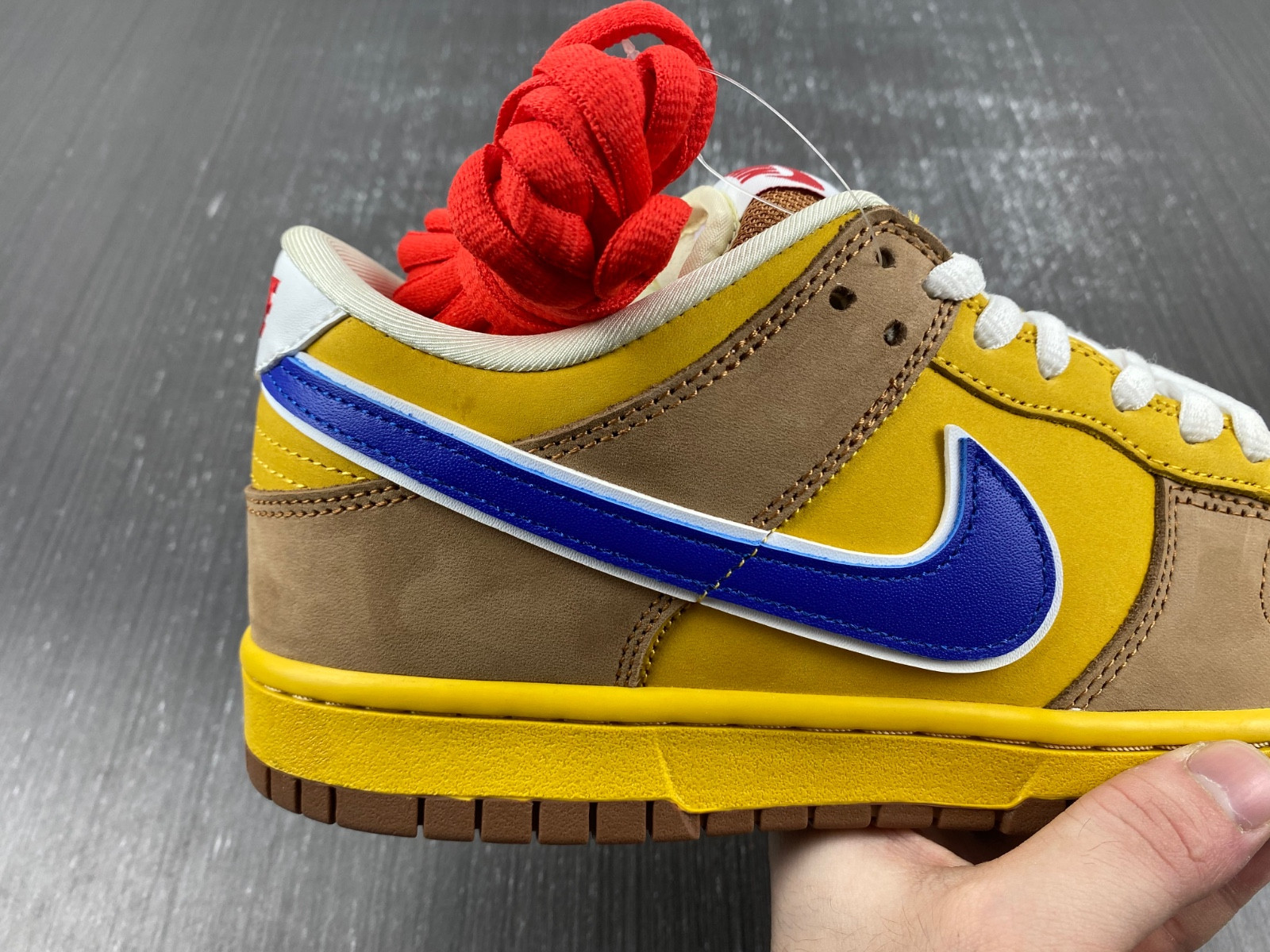 Nike SB Dunk Low Newcastle Brown Ale 313170-741