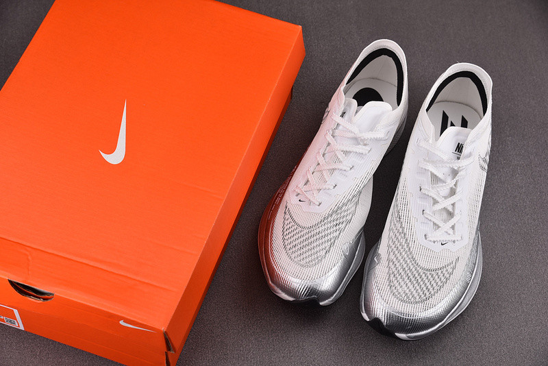 NK ZoomX Vaporfly Next% 2 CU4111-100